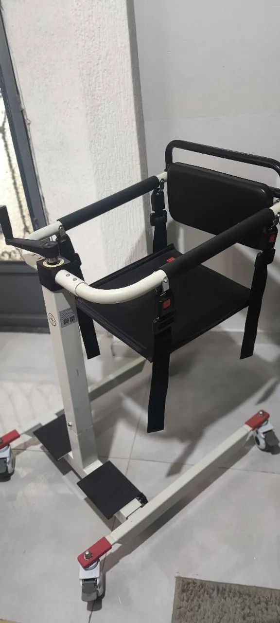 Cadeira de transferência e transporte com elevação Manual  - Foto 2