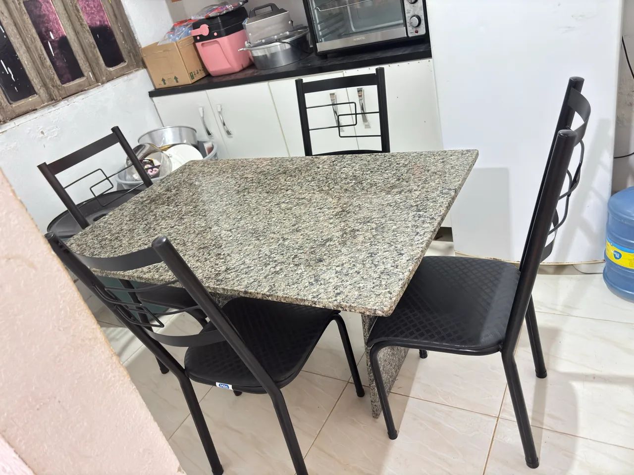 Mesa de mármore de quatro cadeiras - Foto 2