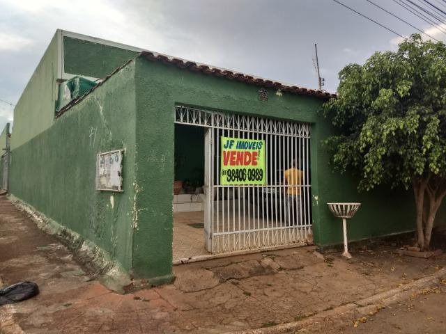 Oportunidade!!! Casa 3 quartos QD 32 Leste