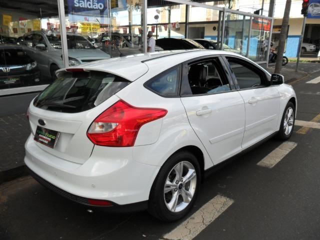 Ford Focus Hatch 1.6 Se super conservado, 14/15. Vende/troca/financia - Foto 3
