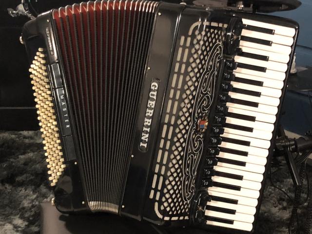 Acordeon Guerrini Superior 2. Duplo Cassoto. 4/5 de voz. Baixo em L - Foto 5