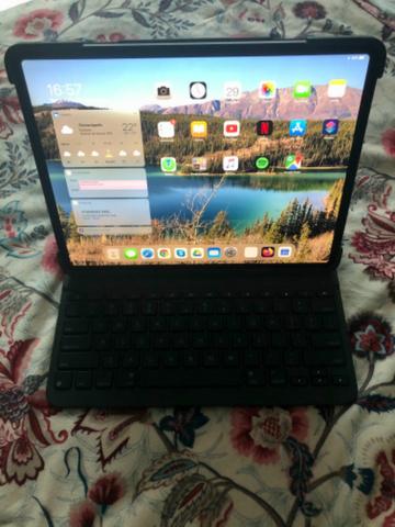 IPad Pro 12.9 Polegadas (3ª Geração) 64 GB Wi-Fi +Logitech Slim Folio + Adaptador Satechi