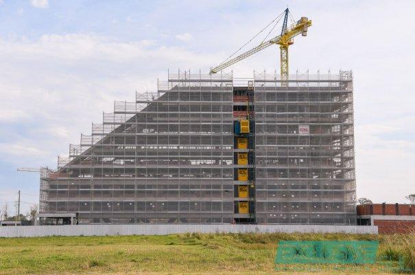 Flow residencial no Parque Una. Unidade studio com 34 m² em edifício moderno.