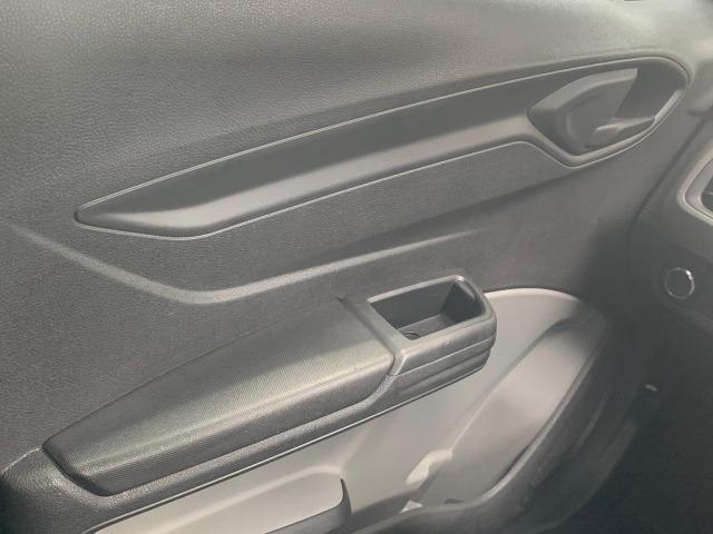 Onix 1.0 Joy 2017 - Apenas 45.000 km - Impecável - Leia texto - Foto 9