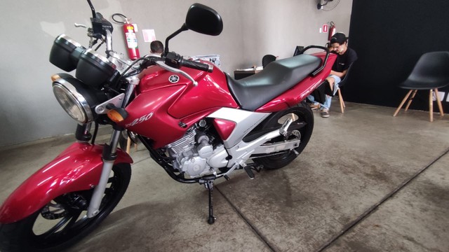 FAZER 250 VERMELHA 2008