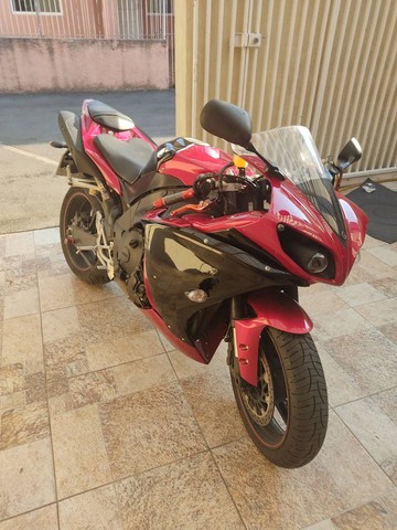 R1 CROSSPLANE 2012