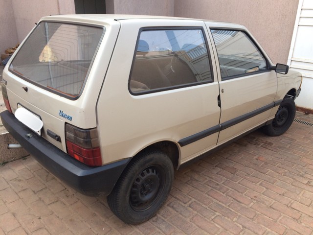 FIAT UNO CS