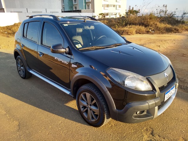 RENAULT SANDERO 1.6 STEPWAY 16V FLEX 4P AUTOMÁTICO