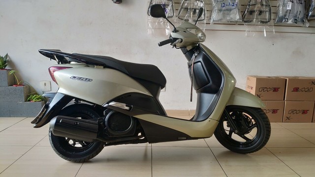 VENDO LEAD 110 REVISADA E RESTAURADA