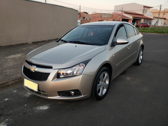 CRUZE LT 2012