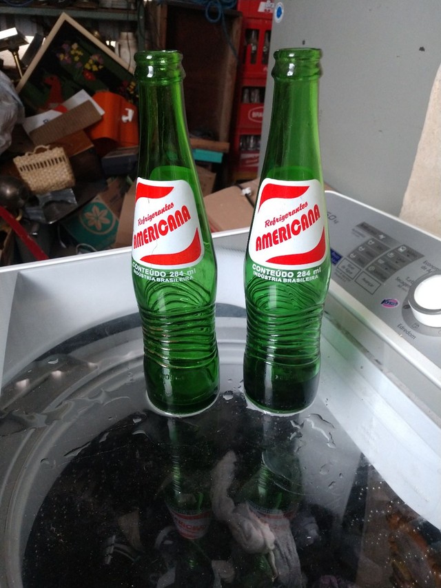 Duas garrafas antigas refrigerante  - Foto 6