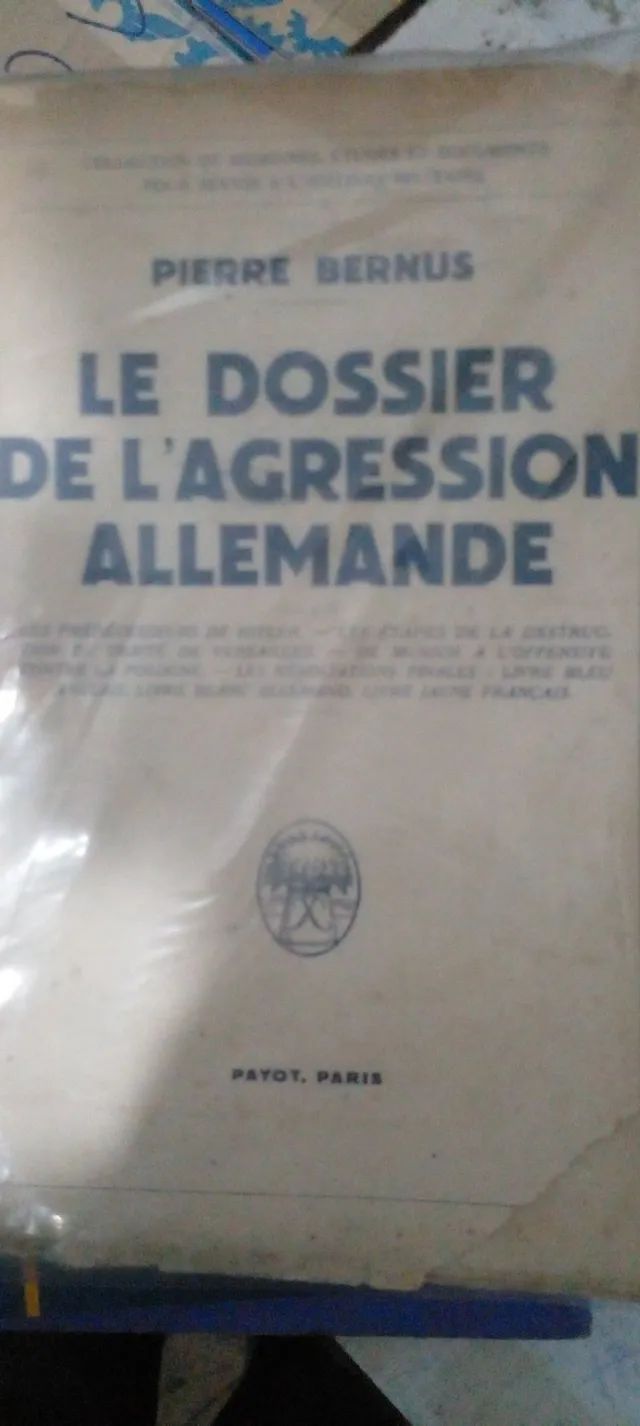 LIVRO: LE DOSSIÊ DE LA AGRESSION ALLEMANDE 