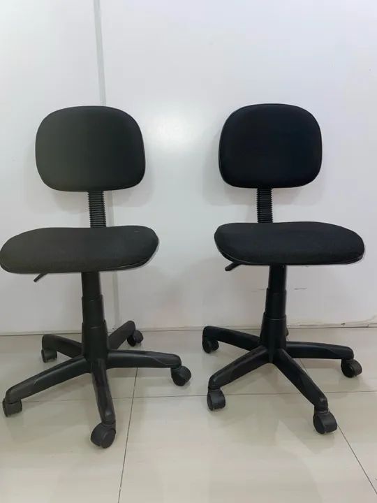 Cadeira de Escritório Giratória com Rodas