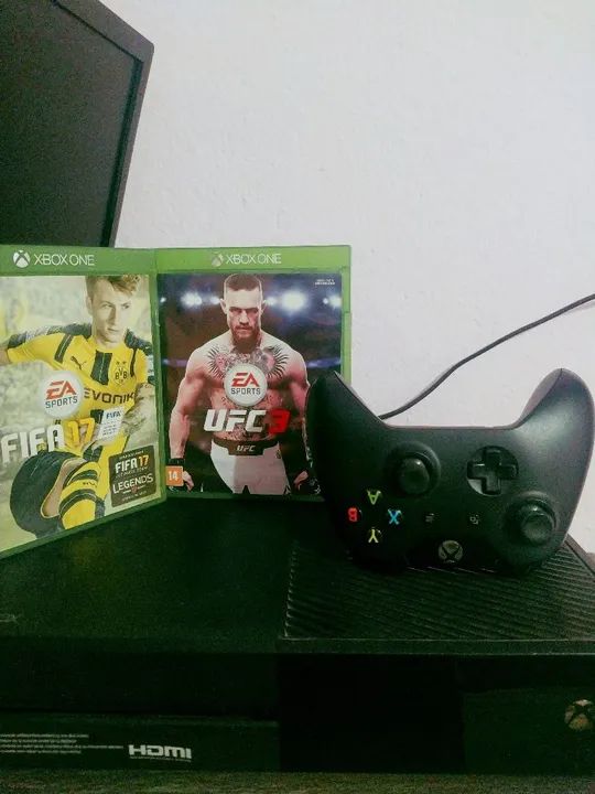 Xbox One / Com UFC 3 e FIFA 17