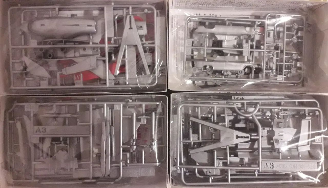 Kit 4 Veículos Ultraman E Ultraseven - Foto 2