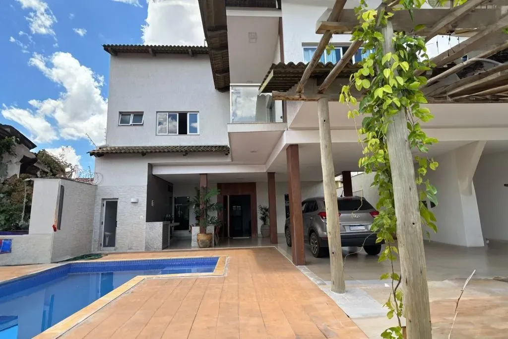 Sobrado com 4 dormitórios à venda, 352 m² por R$ 2.190.000,00 - Setor Coimbra - Goiânia/GO