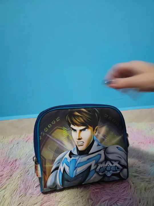 Lancheira Max Steel