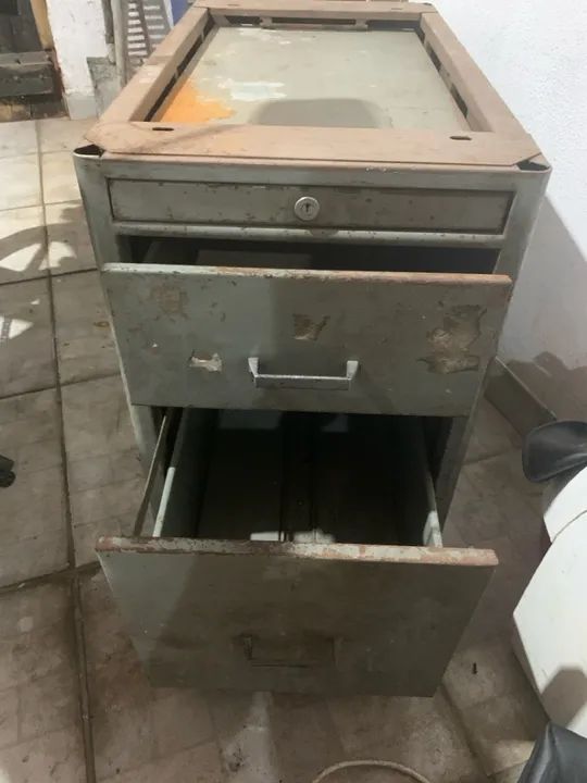 Gaveteiro de Metal Industrial Vintage - Foto 2