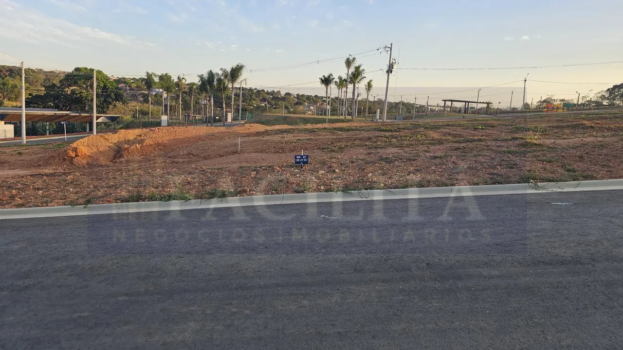 Lote em Condomínio Fechado para Venda em Aparecida de Goiânia, Jardins Versalhes