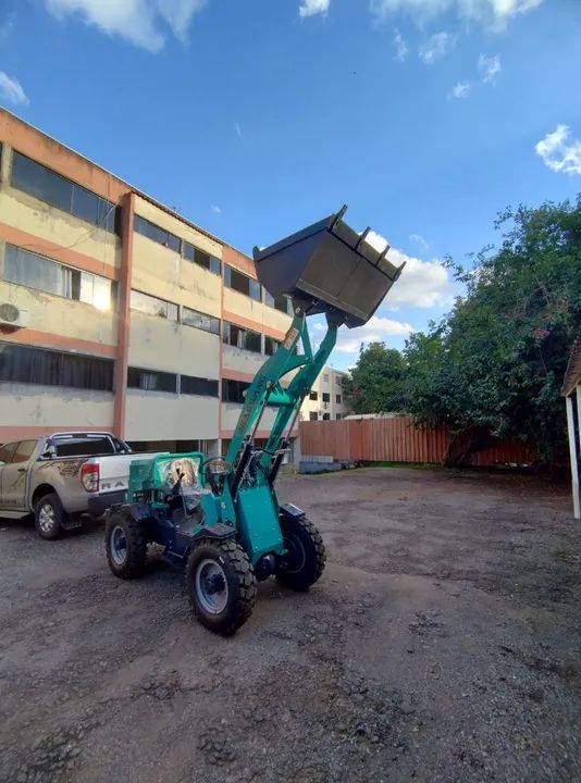 Mini Carregadeira Agrícola, pra vender rápido 