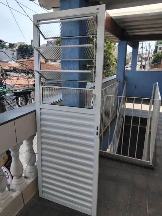 Porta de Alumínio branco..2,05x74 SEM BATENTE  - Foto 3