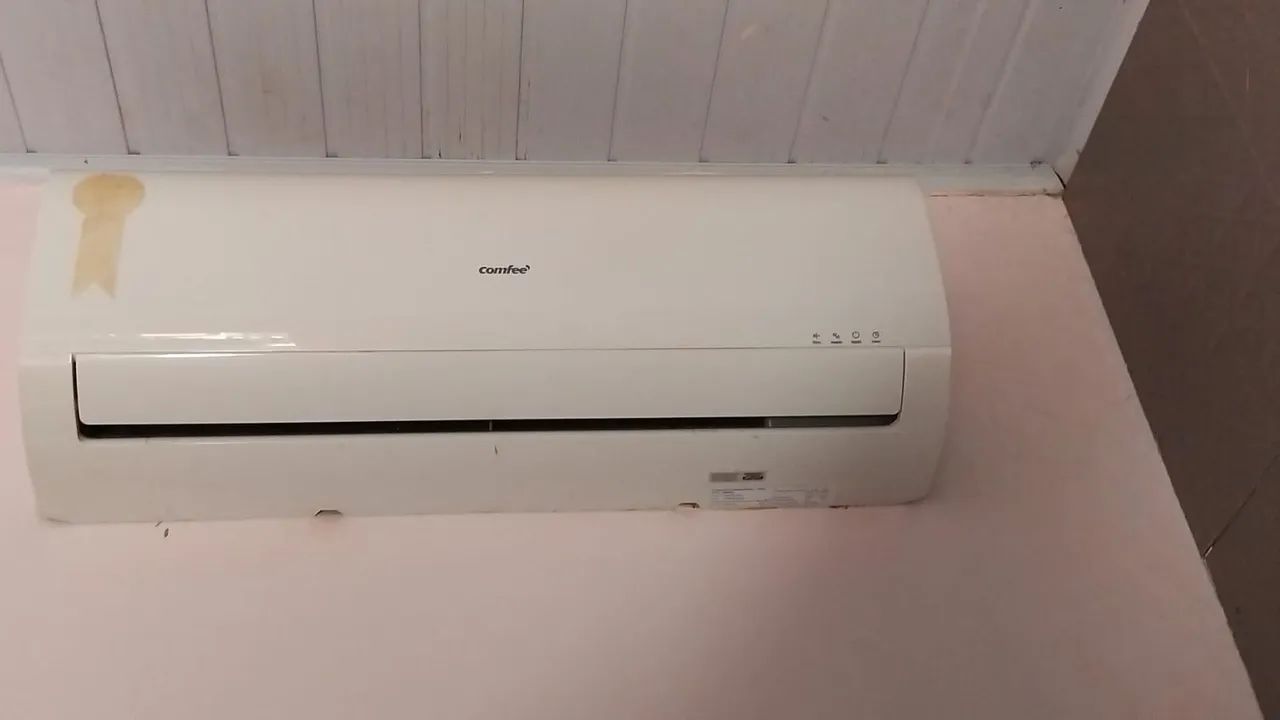 Ar-condicionado da 12.000,00 btus da marca comfee 