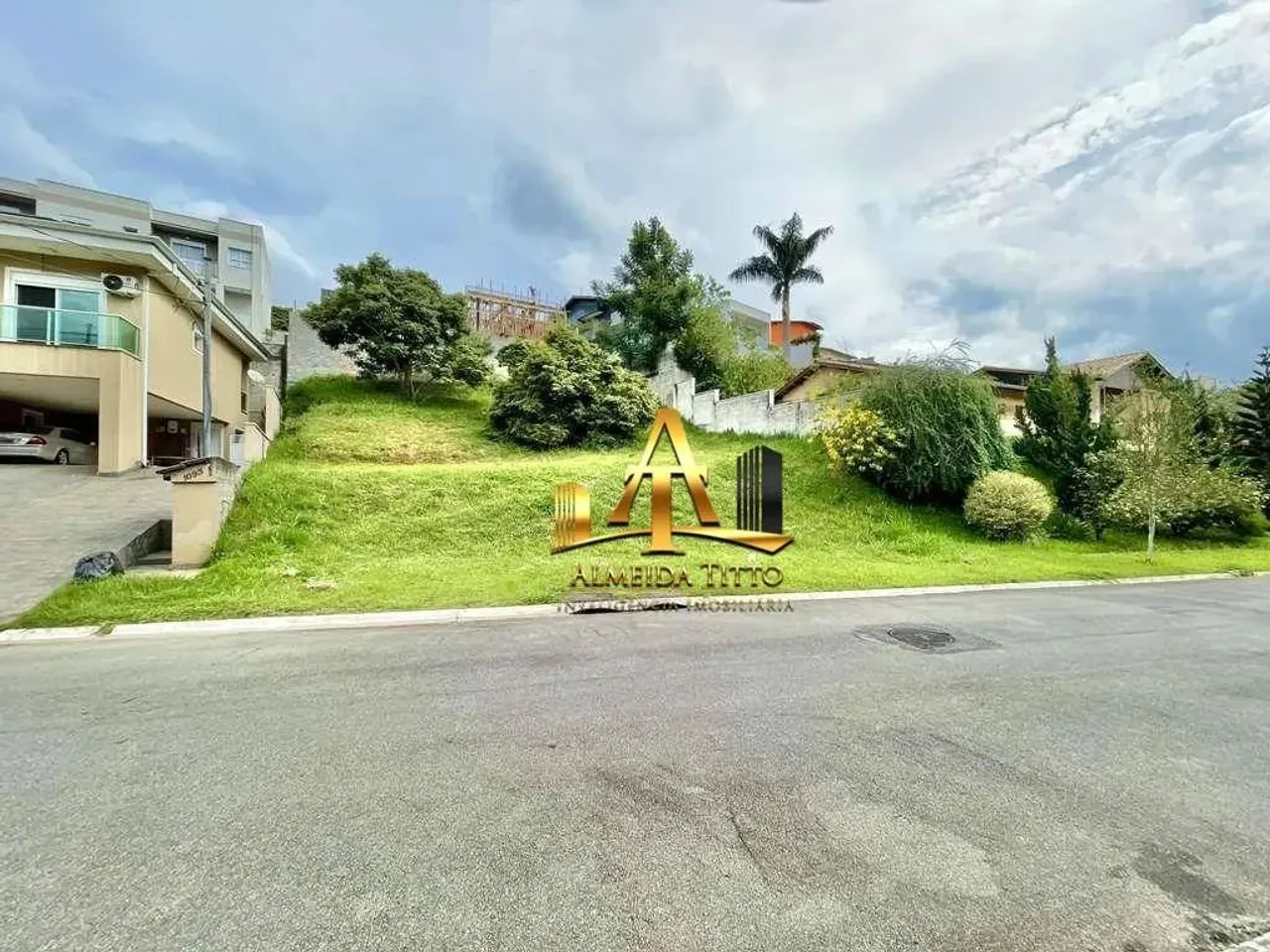 Terreno de 516m² à Venda no Condomínio Village Los Angeles Granja Viana (Cotia)