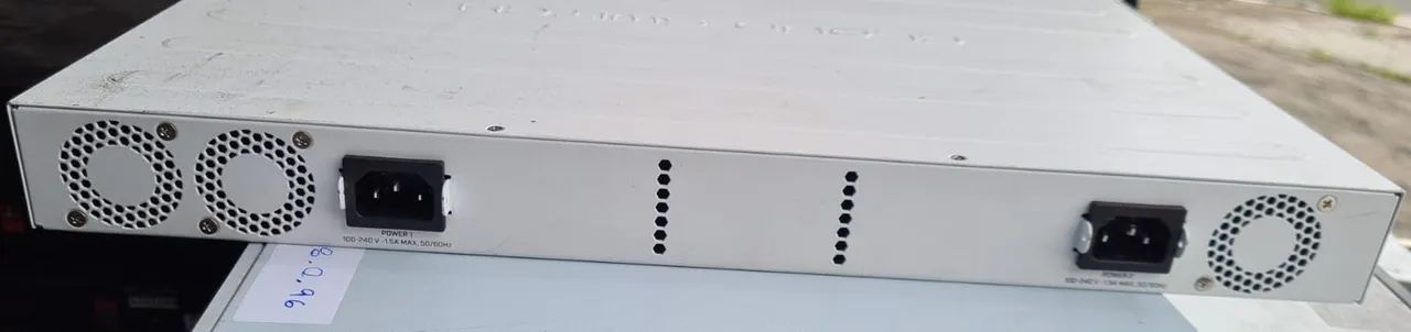 Roteador Switch MikroTik Cloud 354-48G-4S+2Q