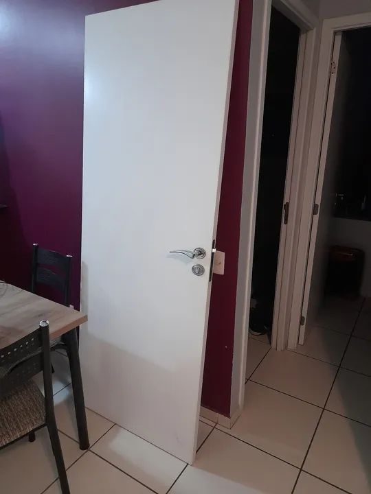 Porta básica de entrada 2,10 X 0,80.