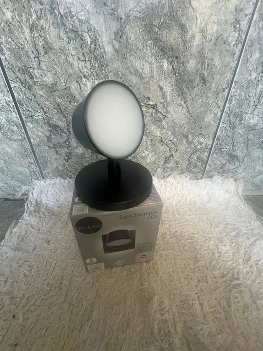 Arandela de sobrepor, Luz amarela. - Foto 3