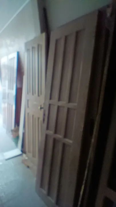 Porta de madeira maciça para área externa - Foto 2