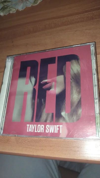 Cd red Taylor Swift 
