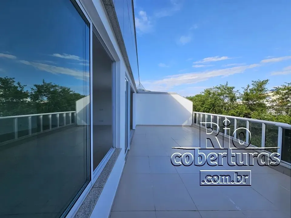 Cobertura à venda no Recreio. Nova. Duplex. 3 Suítes.