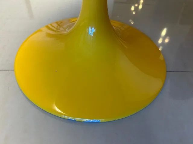 Round yellow lacquered side table 50 cm in diameter x 50 cm in height. Unit.64317062602113121