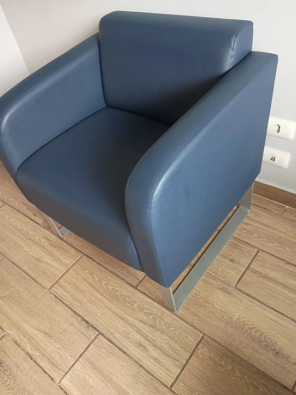 Poltrona confortável e moderna - Foto 2