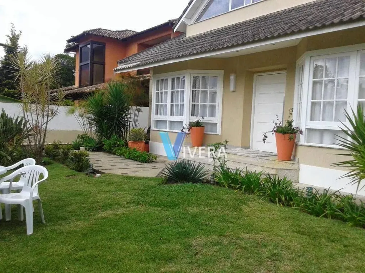 Casa com 4 dormitórios à venda, 341 m² por R$ 2.000.000,00 - Várzea - Teresópolis/RJ