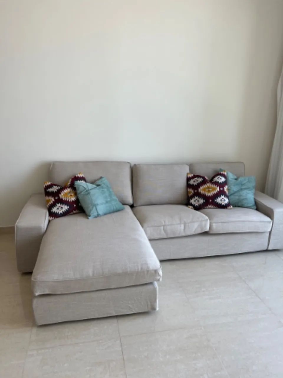 Sofá 3 lugares com chaise longe