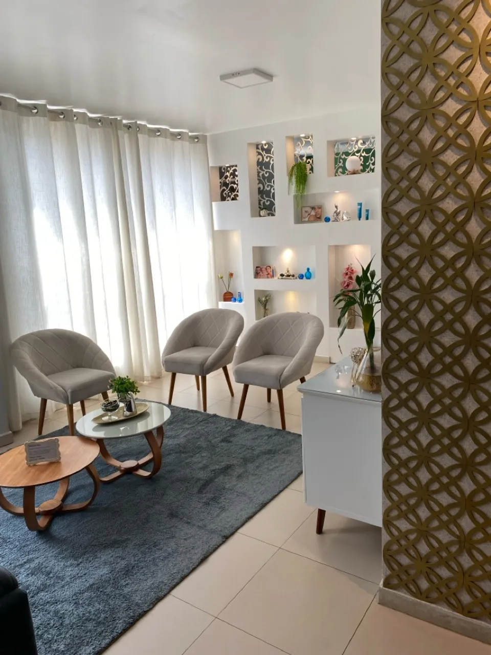 Aluga-se sala em clínica de Estética pronta para uso! Bairro Olaria, ótima localização