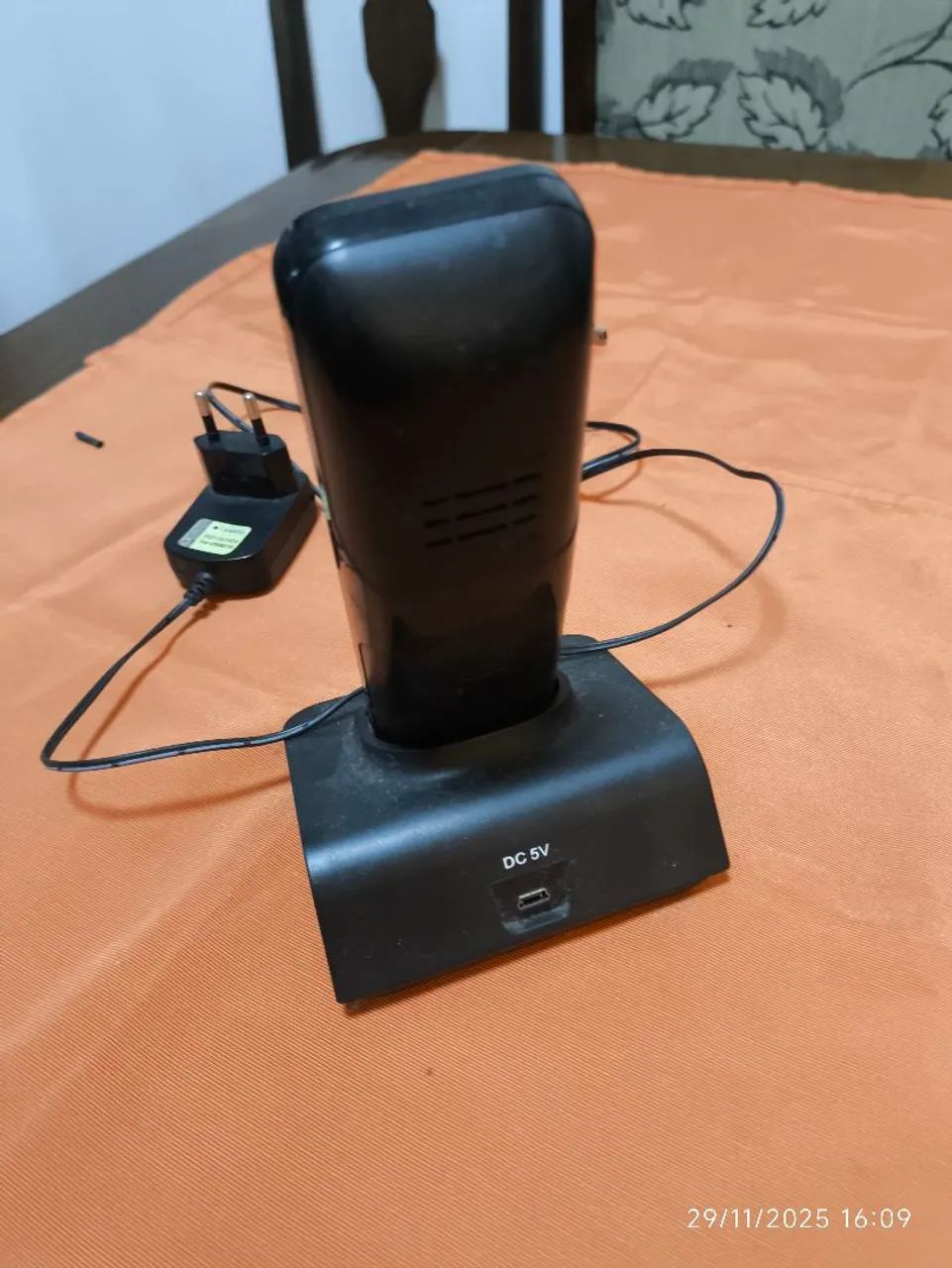 Telefone GSM, carregamento com base fixa, funciona com chip de celular  - Foto 2