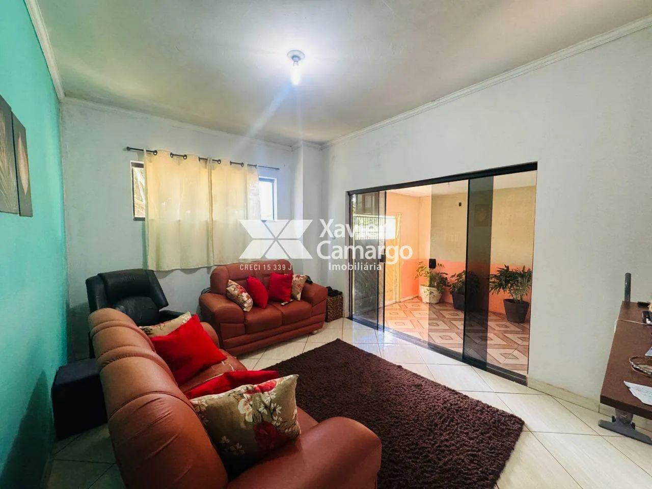 Casa com 2 quartos e edícula no Jardim Bom Sucesso.