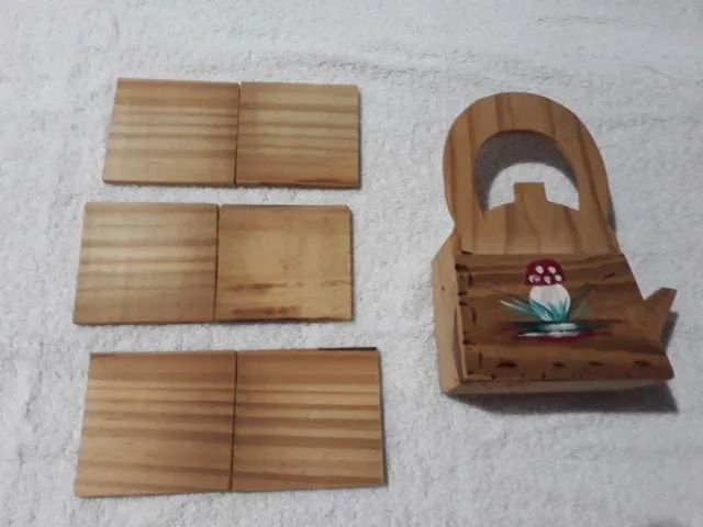 Antigo Porta copos, Xícaras e ou Canecas Feito de Madeira Artesanato com 7 Peças dos Anos  - Foto 4