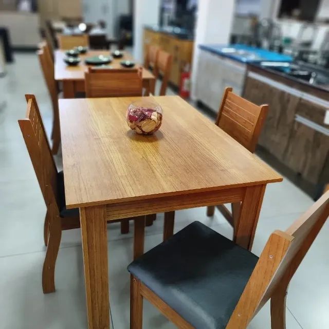 Mesa de jantar com 4 cadeiaras Premium 
