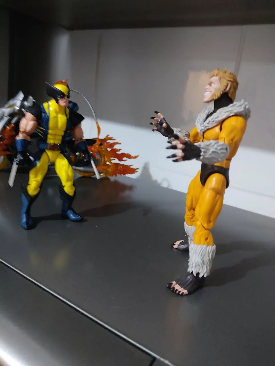 Action Figure Wolverine x Dentes de Sabre - Foto 3
