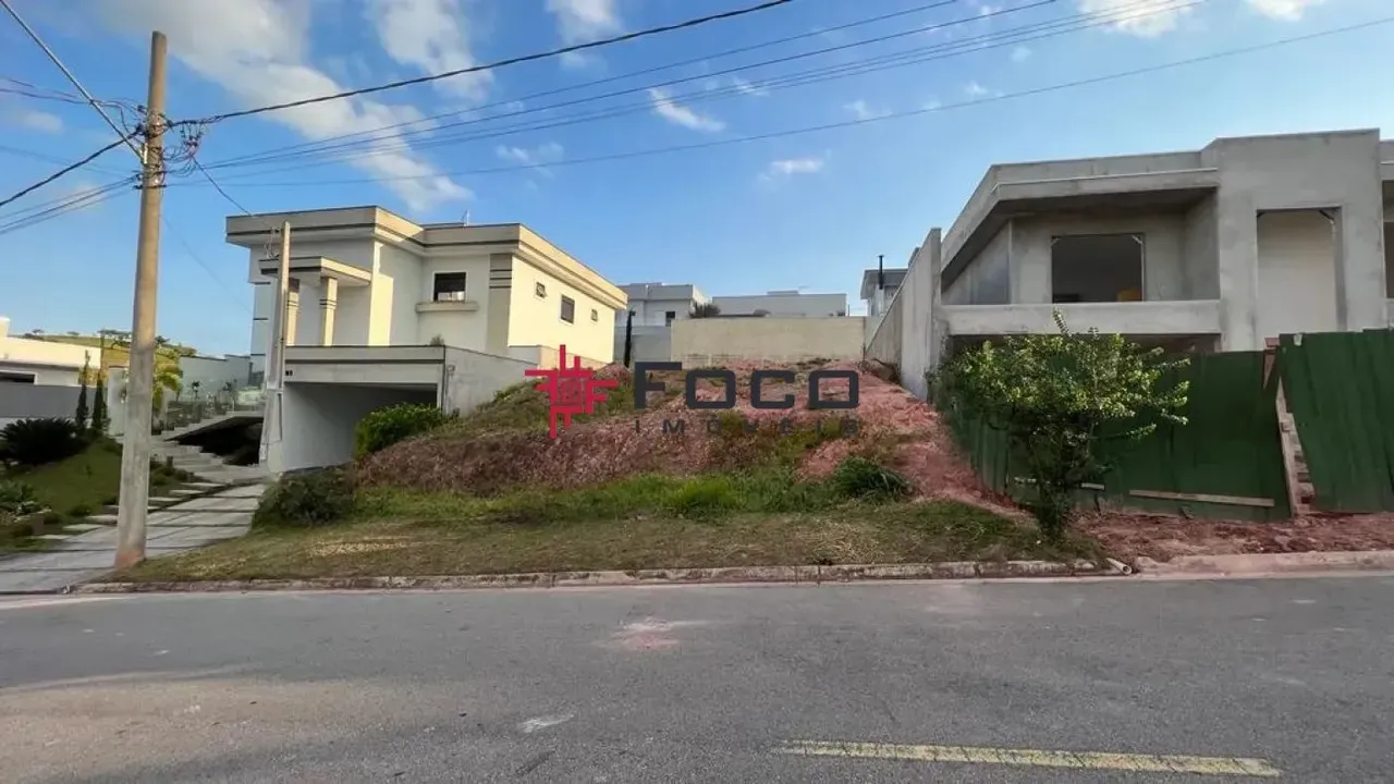 Excelente Terreno em condomínio fechado / Condomínio Verana / 362 m² / São José dos Campos