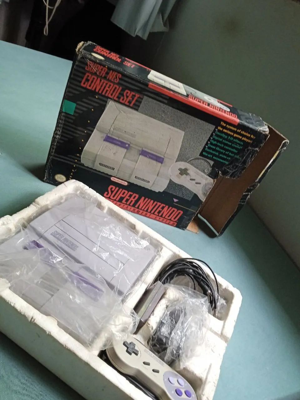 Super Nintendo Control Set americano completo +controle extra + cabo av veja leia - Foto 6