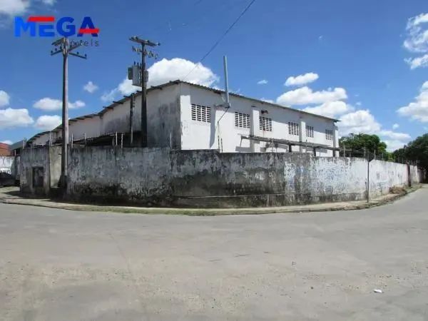 Galpão comercial no bairro Cajazeiras em Fortaleza, CE