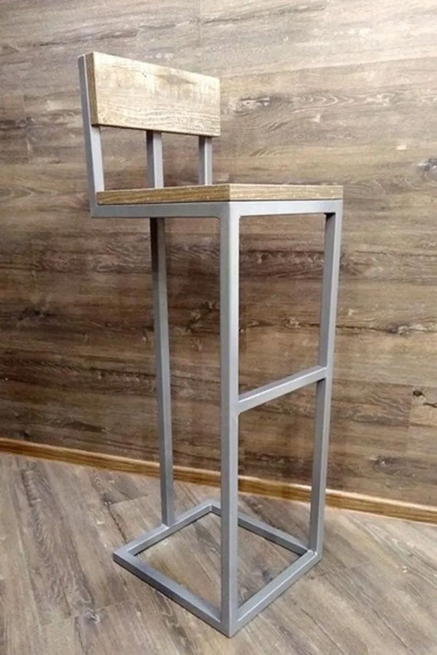 Banqueta com estrutura de metal e assento de madeira - Foto 3