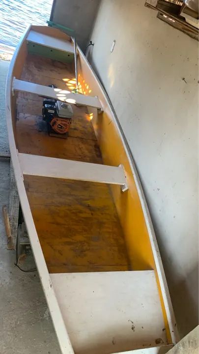 Barco de madeira com motor de centro  - Foto 3