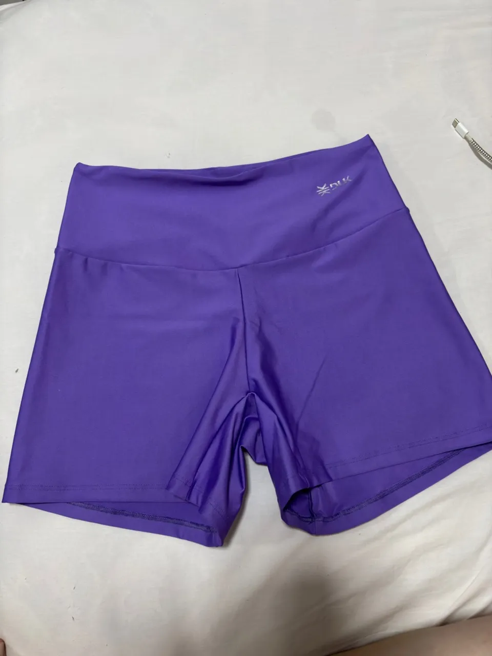 Shorts de treino roxo