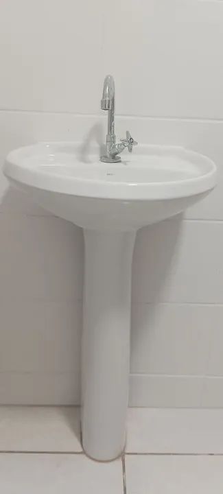 Cuba banheiro com torneira 